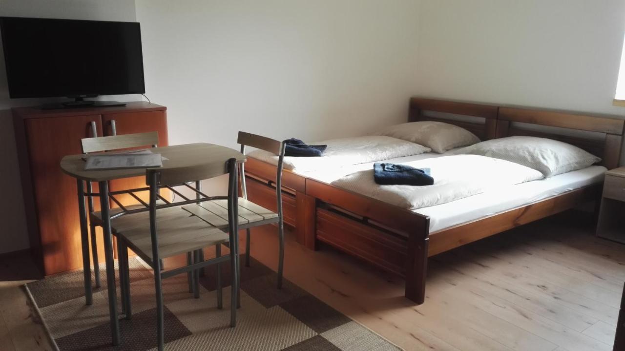 Ubytovani V Soukromi Opolany U Podebrad エクステリア 写真