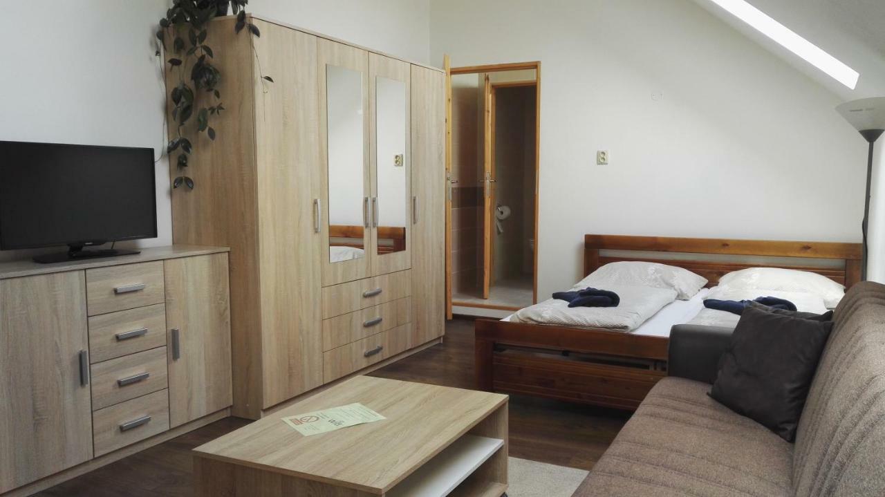Ubytovani V Soukromi Opolany U Podebrad エクステリア 写真