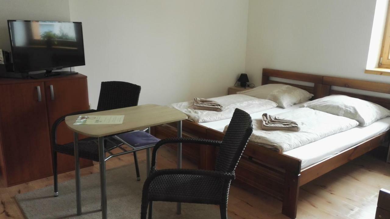 Ubytovani V Soukromi Opolany U Podebrad エクステリア 写真
