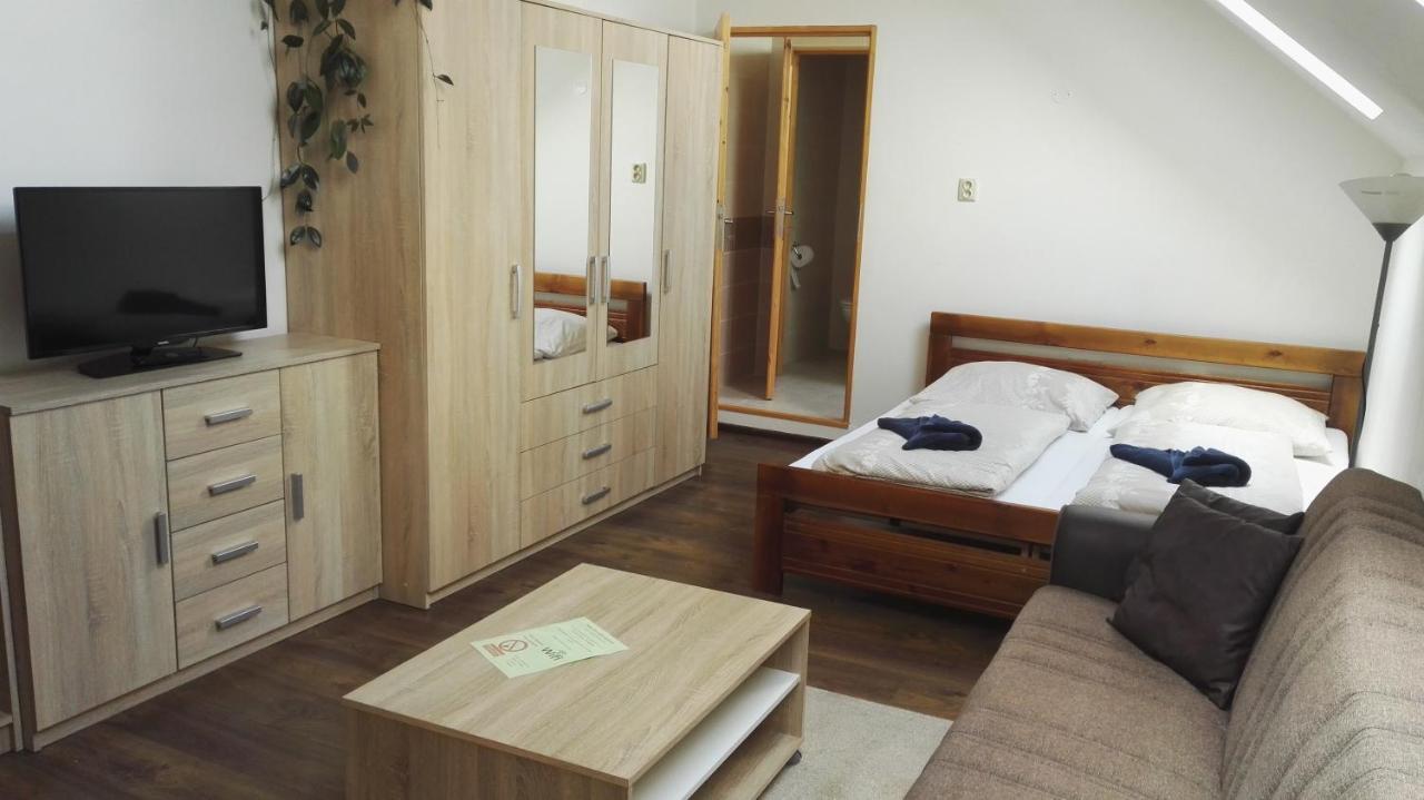 Ubytovani V Soukromi Opolany U Podebrad エクステリア 写真
